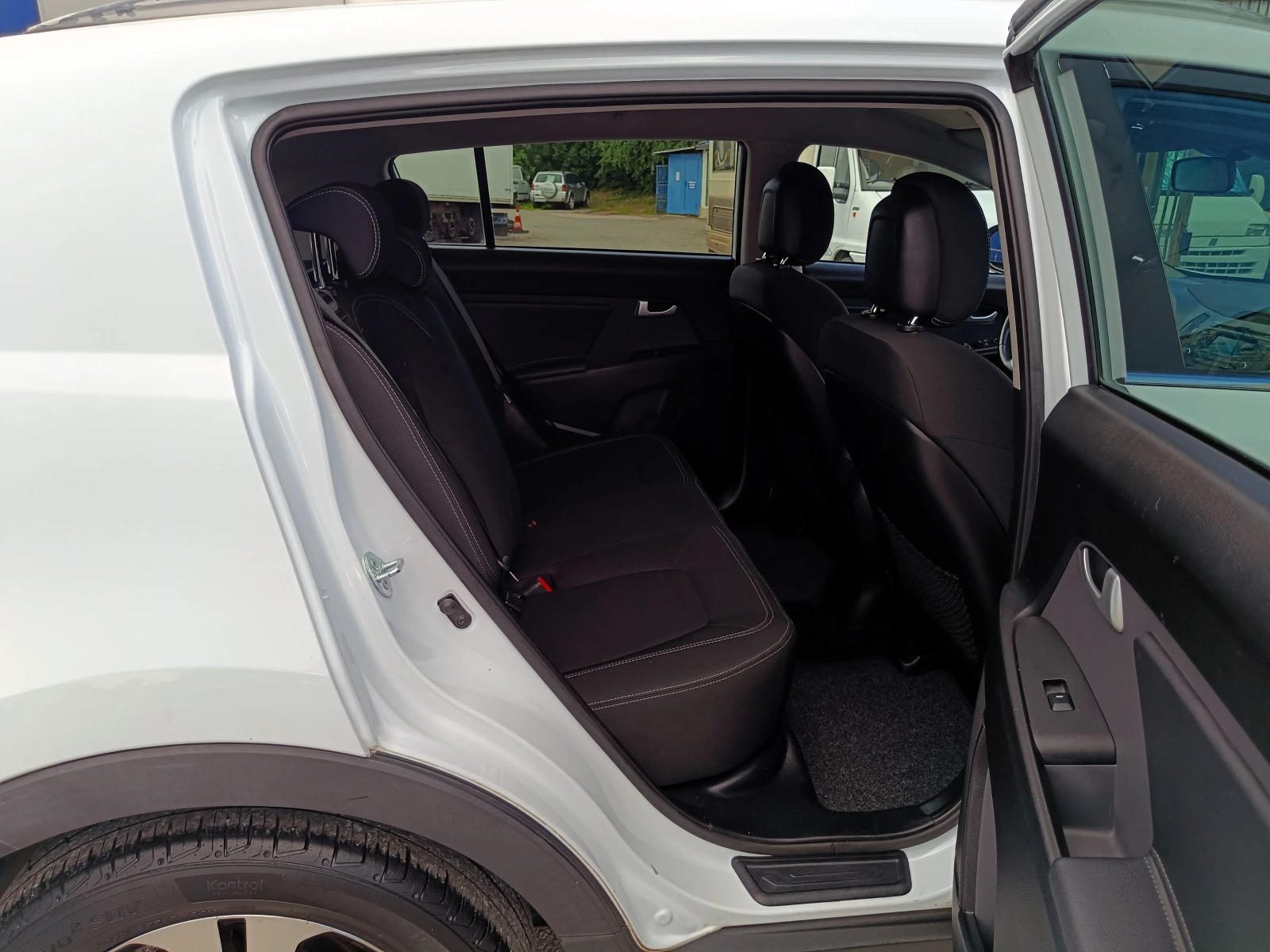 Kia Sportage 1.7 CRDi* EURO 5B* НОВ ВНОС* , снимка 16 - Автомобили и джипове - 55037769