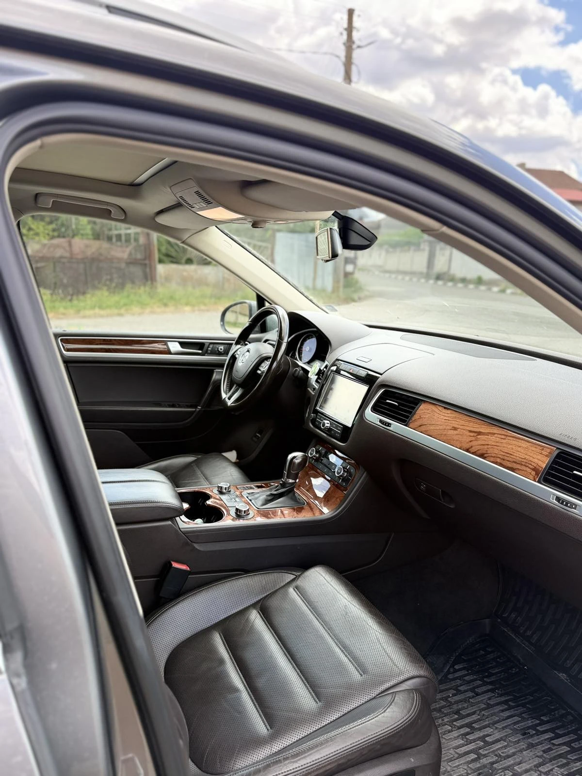 VW Touareg 3.0 V6 TDI 4x4, снимка 6 - Автомобили и джипове - 55162177