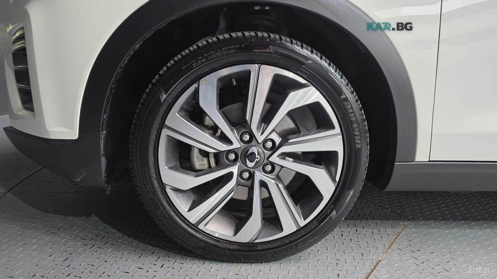 SsangYong Tivoli 1.5* V5* КОЖА* ПОДГРЕВ* ОБДУХВАНЕ* , снимка 5 - Автомобили и джипове - 55314851