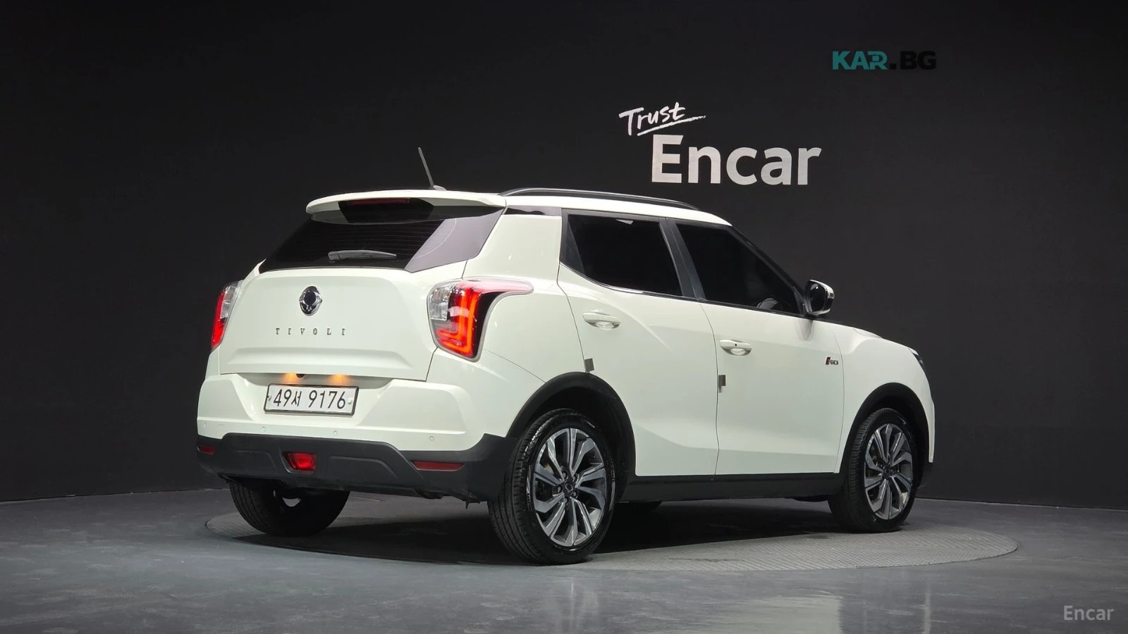 SsangYong Tivoli 1.5* V5* КОЖА* ПОДГРЕВ* ОБДУХВАНЕ* , снимка 2 - Автомобили и джипове - 55314851