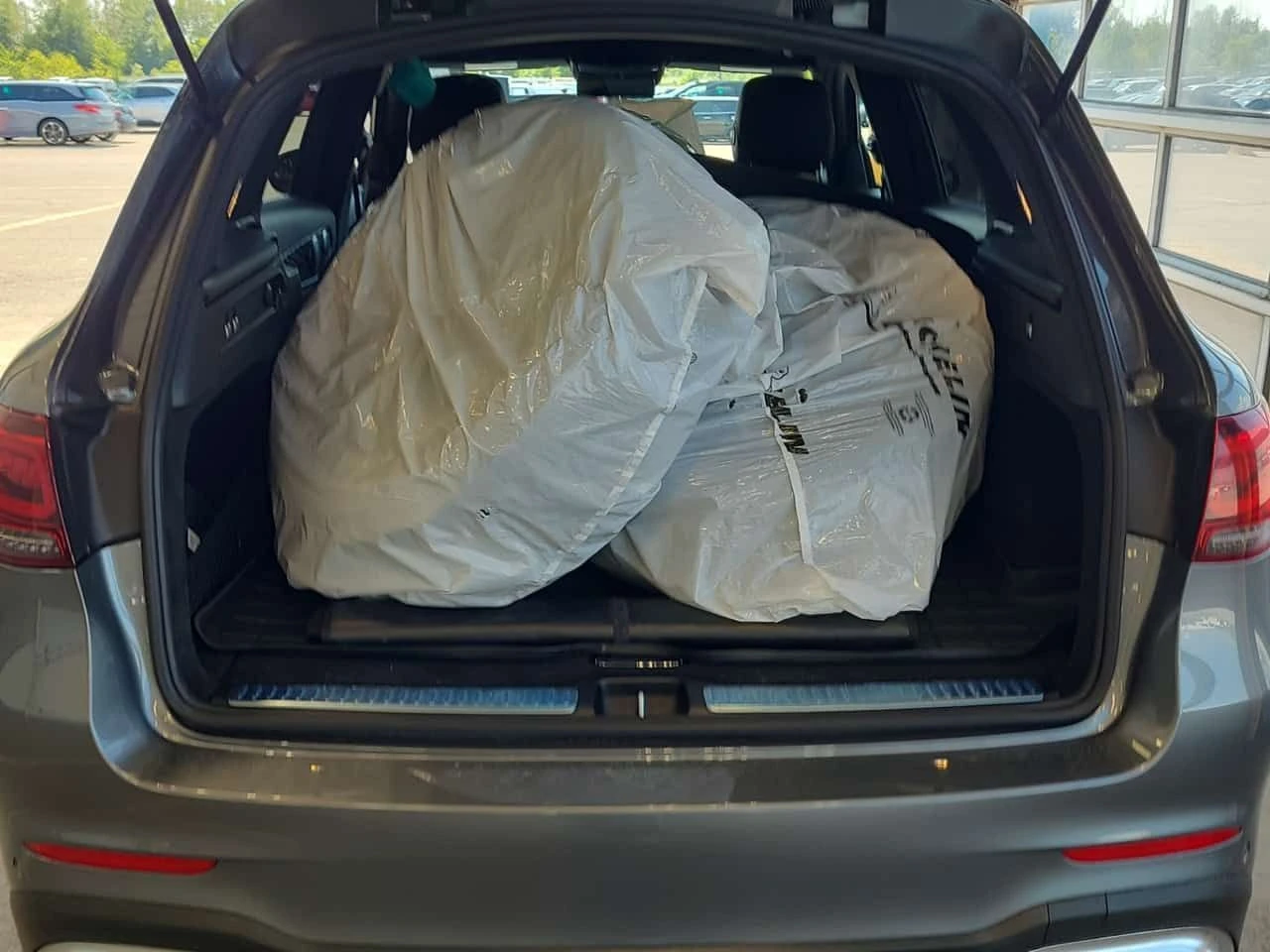 Mercedes-Benz GLC 43 AMG * CARFAX * BURMESTER * 2 КЛЮЧА * + ГУМИ, снимка 14 - Автомобили и джипове - 55514712