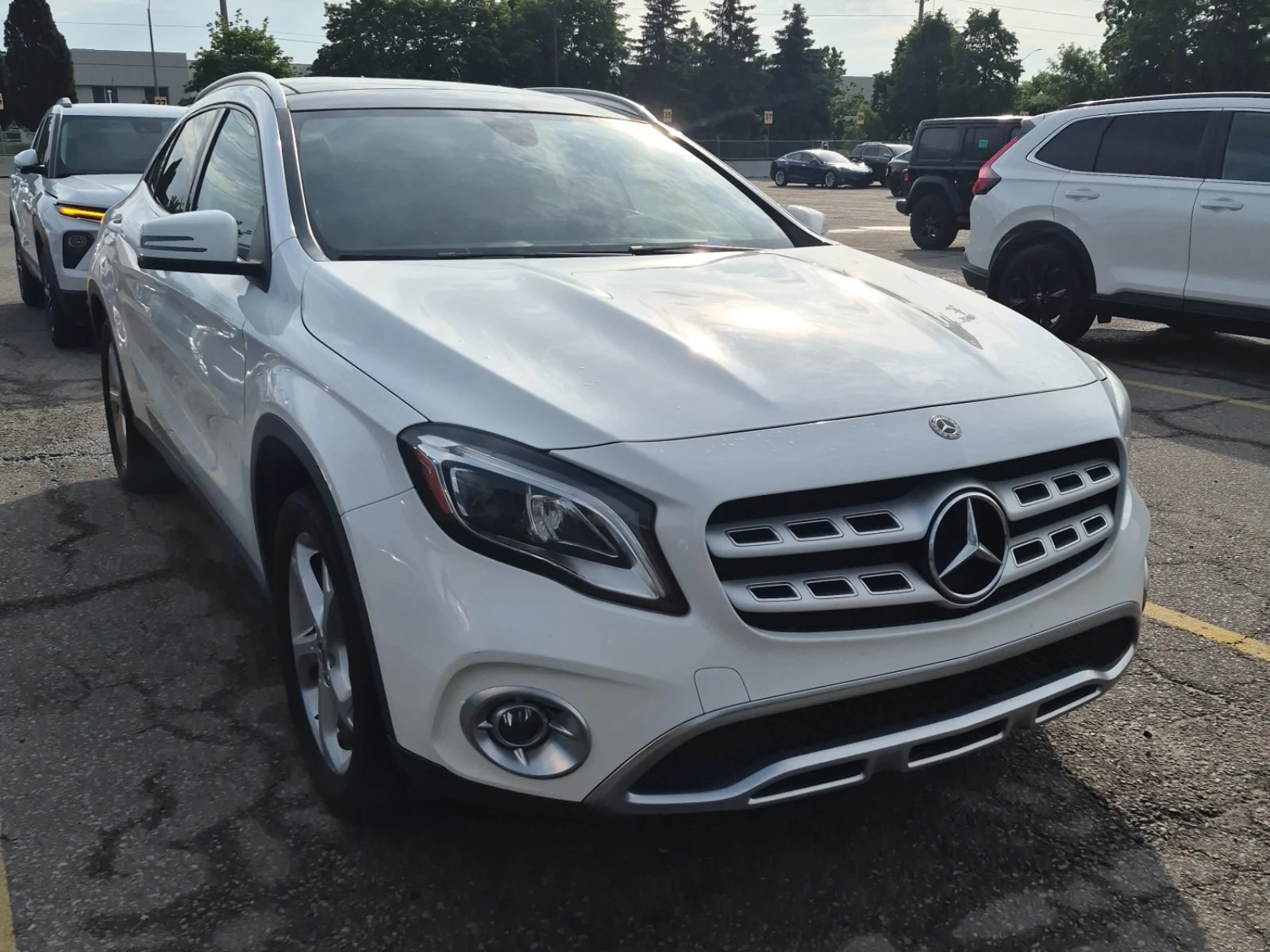 Mercedes-Benz GLA 250 CARFAX /Кожа/Нави/Подгрев/Панорама, снимка 2 - Автомобили и джипове - 55843229