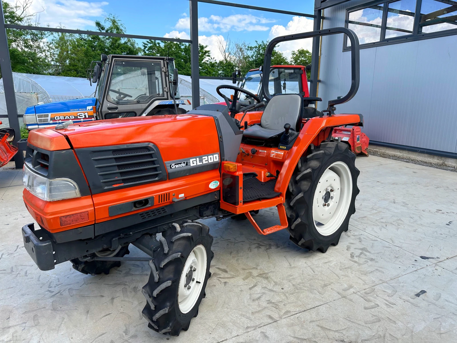 Трактор Kubota GL200 2броя - изображение 3