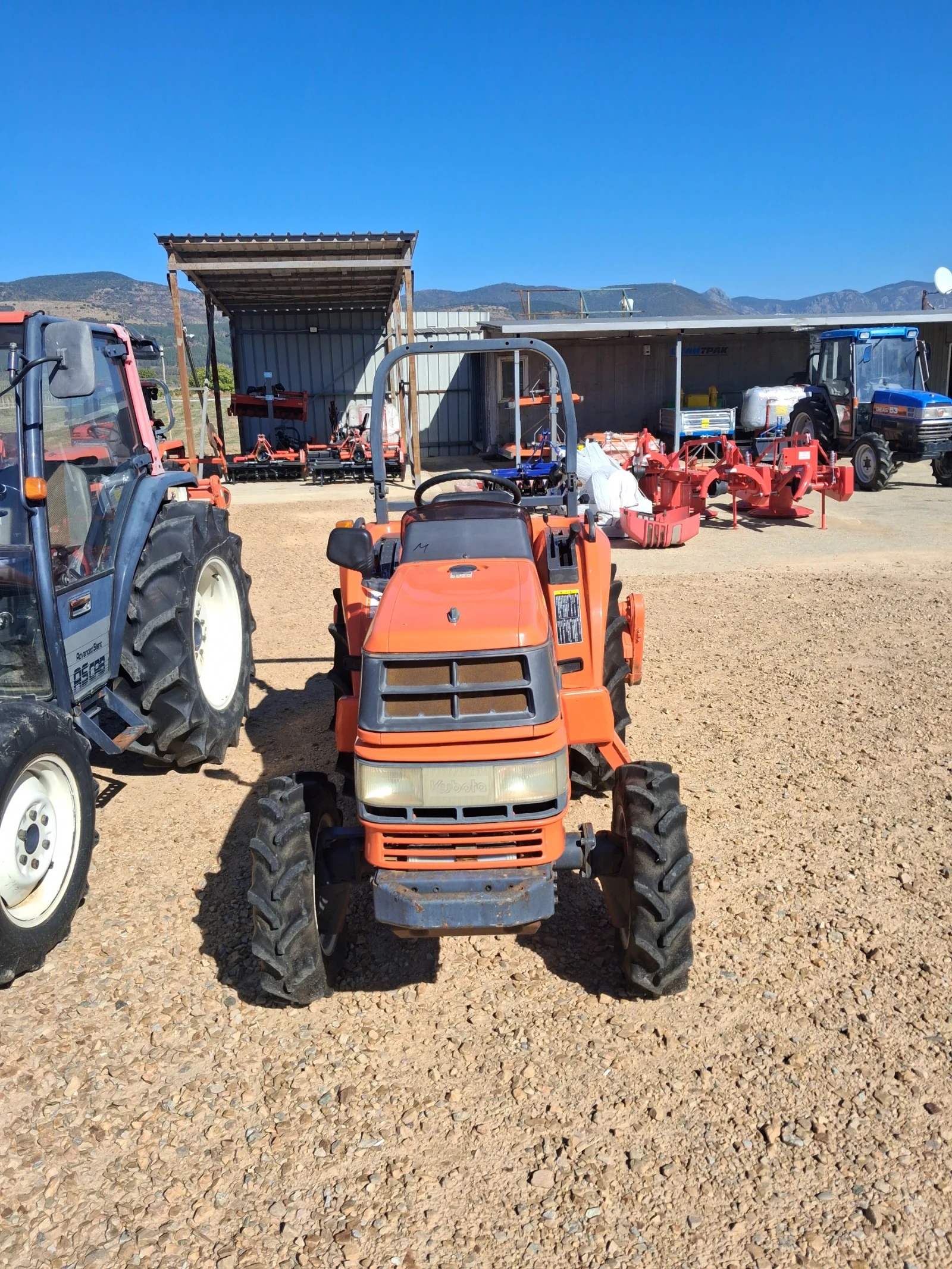 Трактор Kubota Скайтрак , снимка 2 - Селскостопанска техника - 56356723