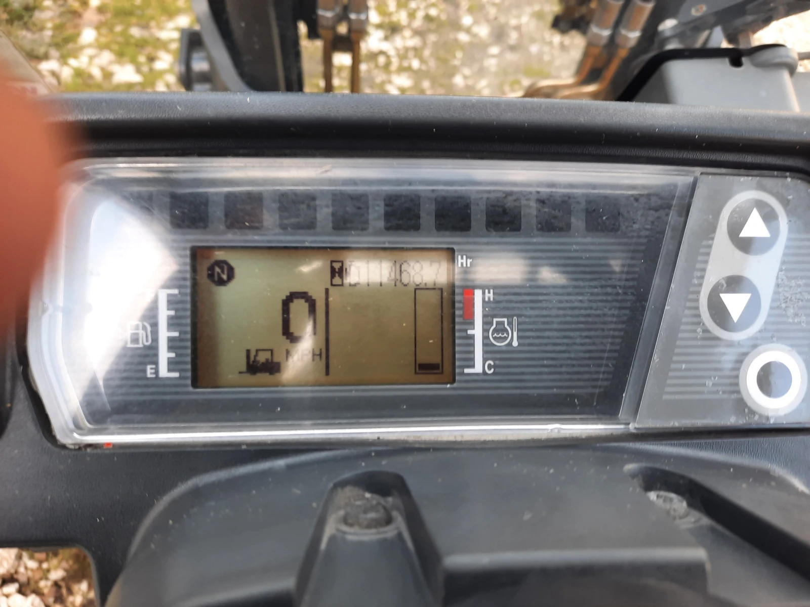 ������� Cat | Mobile.bg � ����������� 9