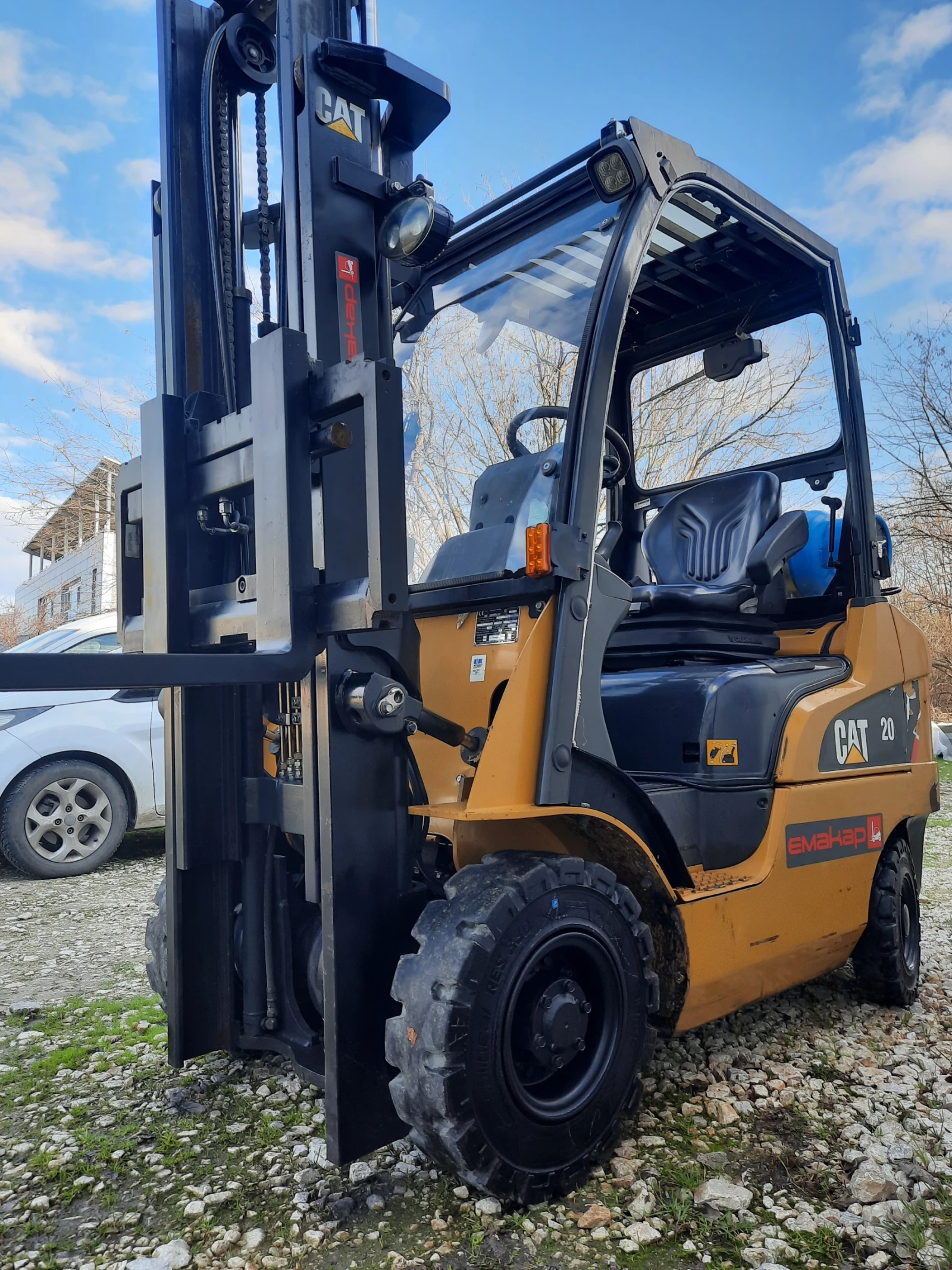 ������� Cat | Mobile.bg � ����������� 7