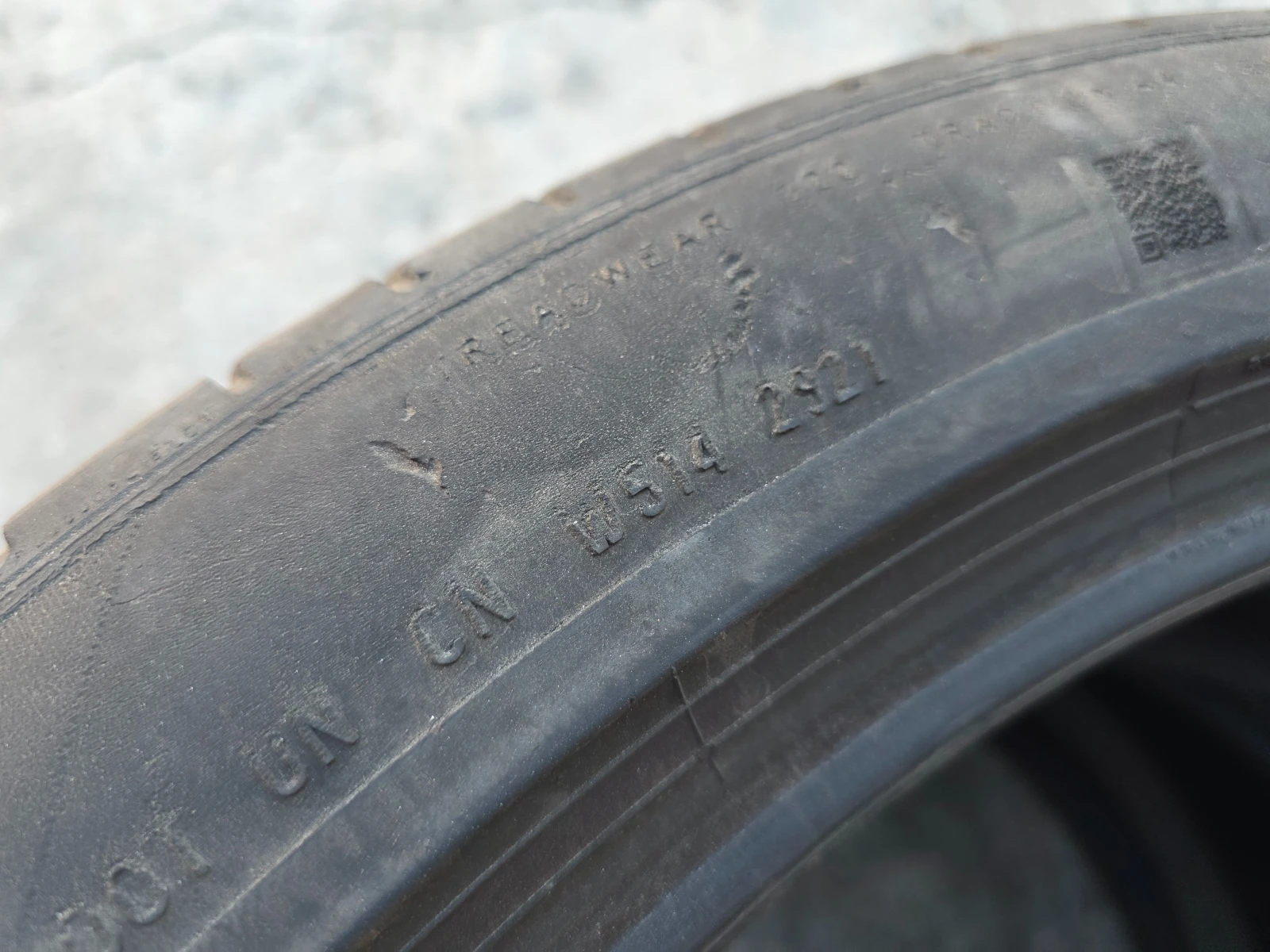 Гуми Летни 275/40R21, снимка 5 - Гуми и джанти - 54731351