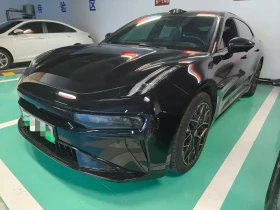 ������ Zeekr 001