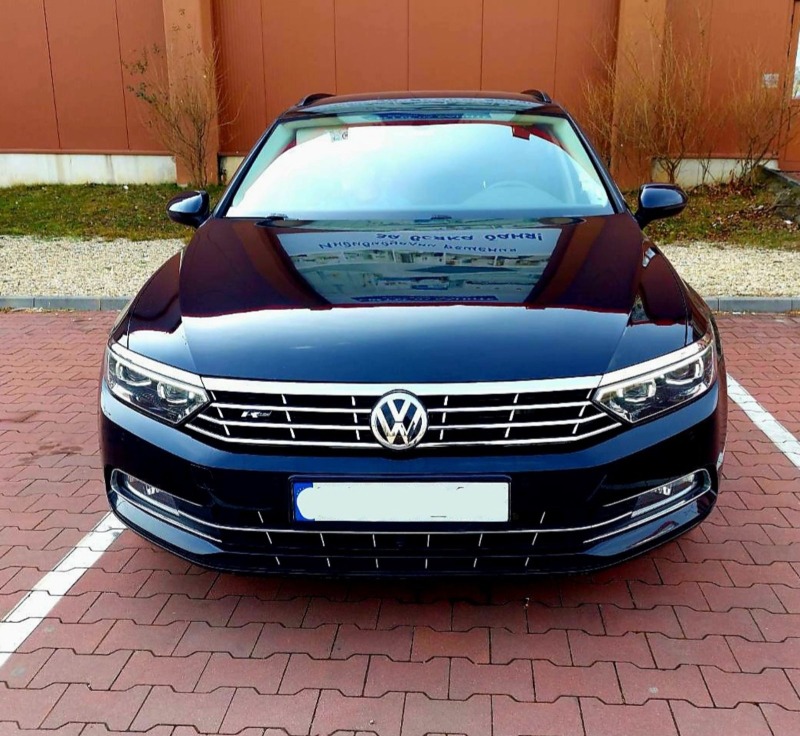 VW Passat Facelift визия ТОП ! Дигитал, R-LINE , снимка 1 - Автомобили и джипове - 42425263