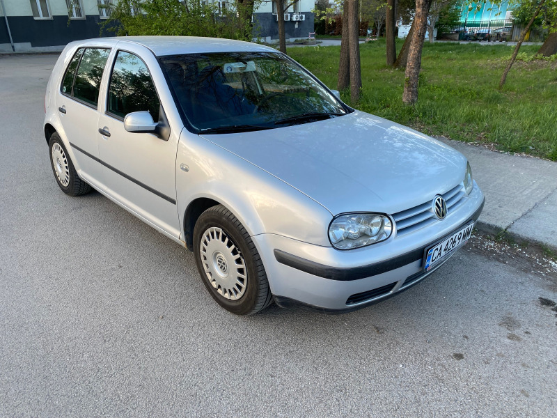 VW Golf БЕНЗИН СОФ.регистрация, снимка 1 - Автомобили и джипове - 45304293