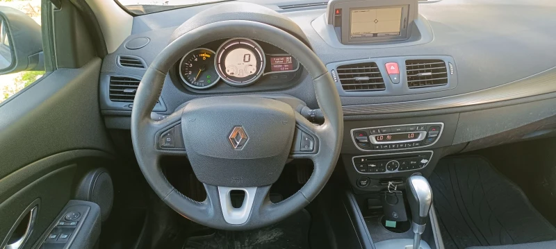 Renault Megane 1.5DCI Avtomat, снимка 10 - Автомобили и джипове - 47579570