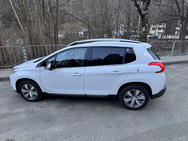 Peugeot 2008 1.2 Allure Автоматик Уникат Швейцария, снимка 2 - Автомобили и джипове - 48684931