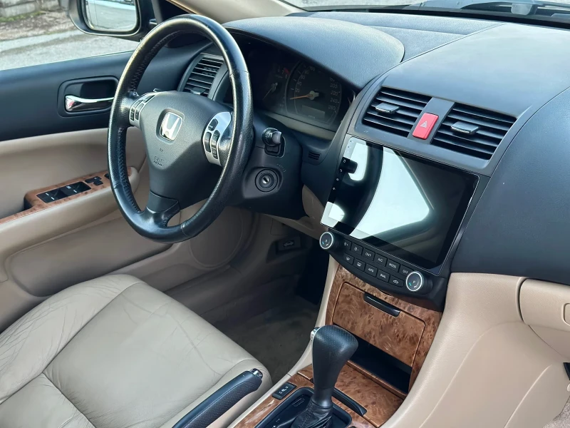 Honda Accord 2.4 Executive Кожа Нави 190хил к.м Като Нова, снимка 10 - Автомобили и джипове - 48562234