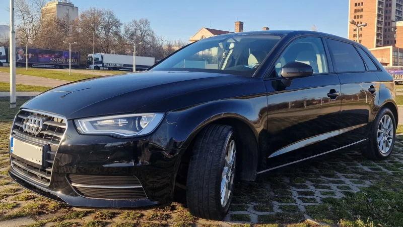 Audi A3 1.6 TDI Sportback Bi-Xenon NAVI, снимка 11 - Автомобили и джипове - 49425265