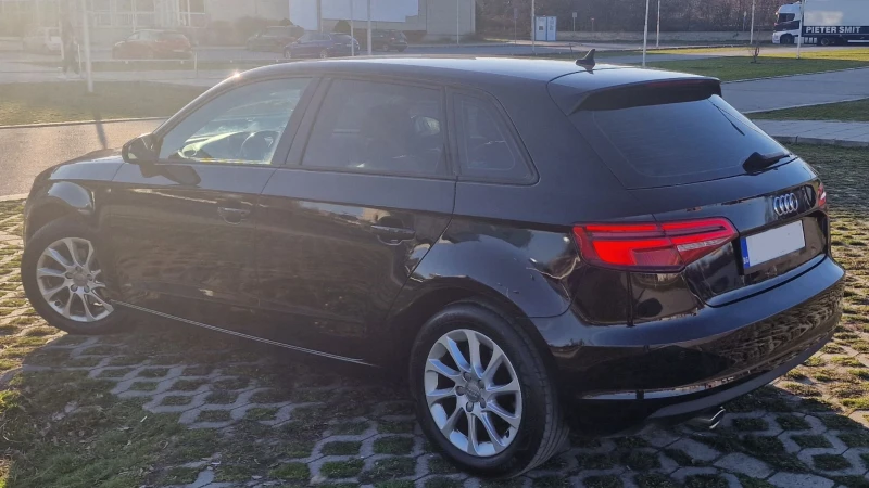 Audi A3 1.6 TDI Sportback Bi-Xenon NAVI, снимка 9 - Автомобили и джипове - 49425265