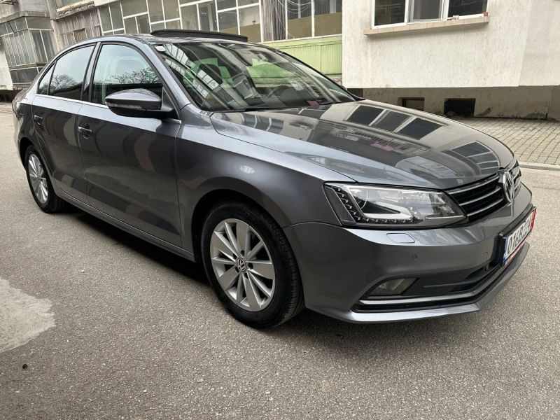 VW Jetta 2.0tdi AVTOMAT HI-Line, снимка 3 - Автомобили и джипове - 49459113