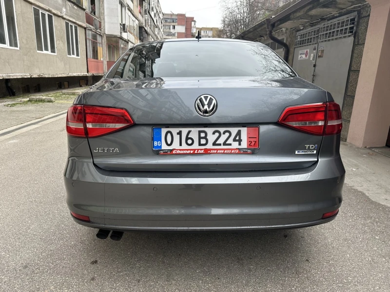 VW Jetta 2.0tdi AVTOMAT HI-Line, снимка 5 - Автомобили и джипове - 49459113