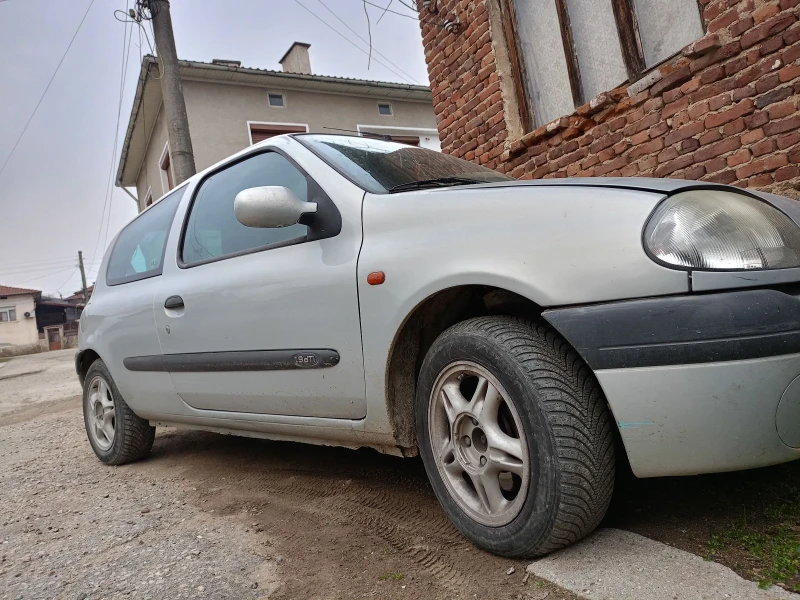 Renault Clio, снимка 2 - Автомобили и джипове - 52966773