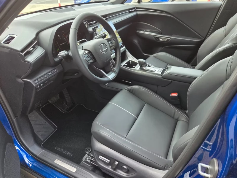 Lexus LBX НОВ!/HEV/RELAX/136HP/CAM/NAVI/4X2/DIGITAL/846v, снимка 7 - Автомобили и джипове - 53020581