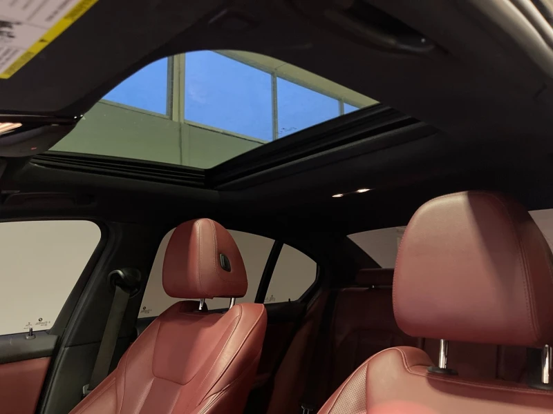 BMW 330 xDrive | Remote Start С РЕГИСТРАЦИЯ & АВТО КРЕДИТ , снимка 13 - Автомобили и джипове - 53287527