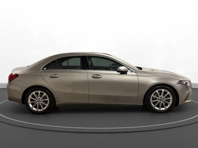 Mercedes-Benz A 220 A-Class A* 4MATIC* АвтоКредит* (ЦЕНА ДО БГ), снимка 5 - Автомобили и джипове - 53500812