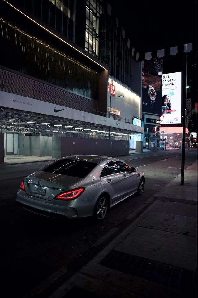 Mercedes-Benz CLS 550 4MATIC * * CARFAX * * АВТО КРЕДИТ * *  - изображение 5
