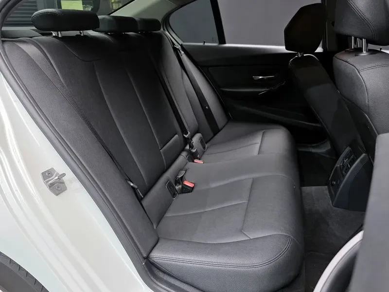 BMW 320 d, снимка 12 - Автомобили и джипове - 54592461