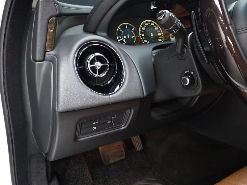 Jaguar Xj 3.0 Automatic, снимка 13 - Автомобили и джипове - 55926417