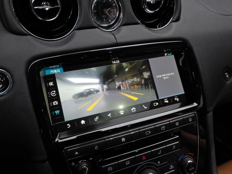 Jaguar Xj 3.0 Automatic, снимка 16 - Автомобили и джипове - 55926417