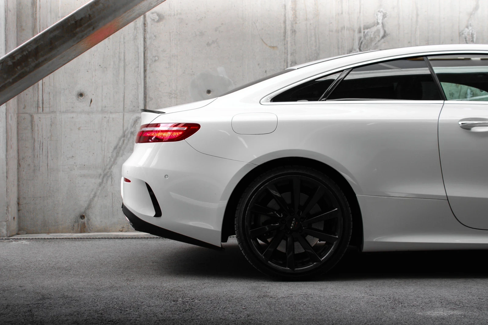 Mercedes-Benz E 400 77762км/DIGITAL/AMG/BURMESTER - изображение 7