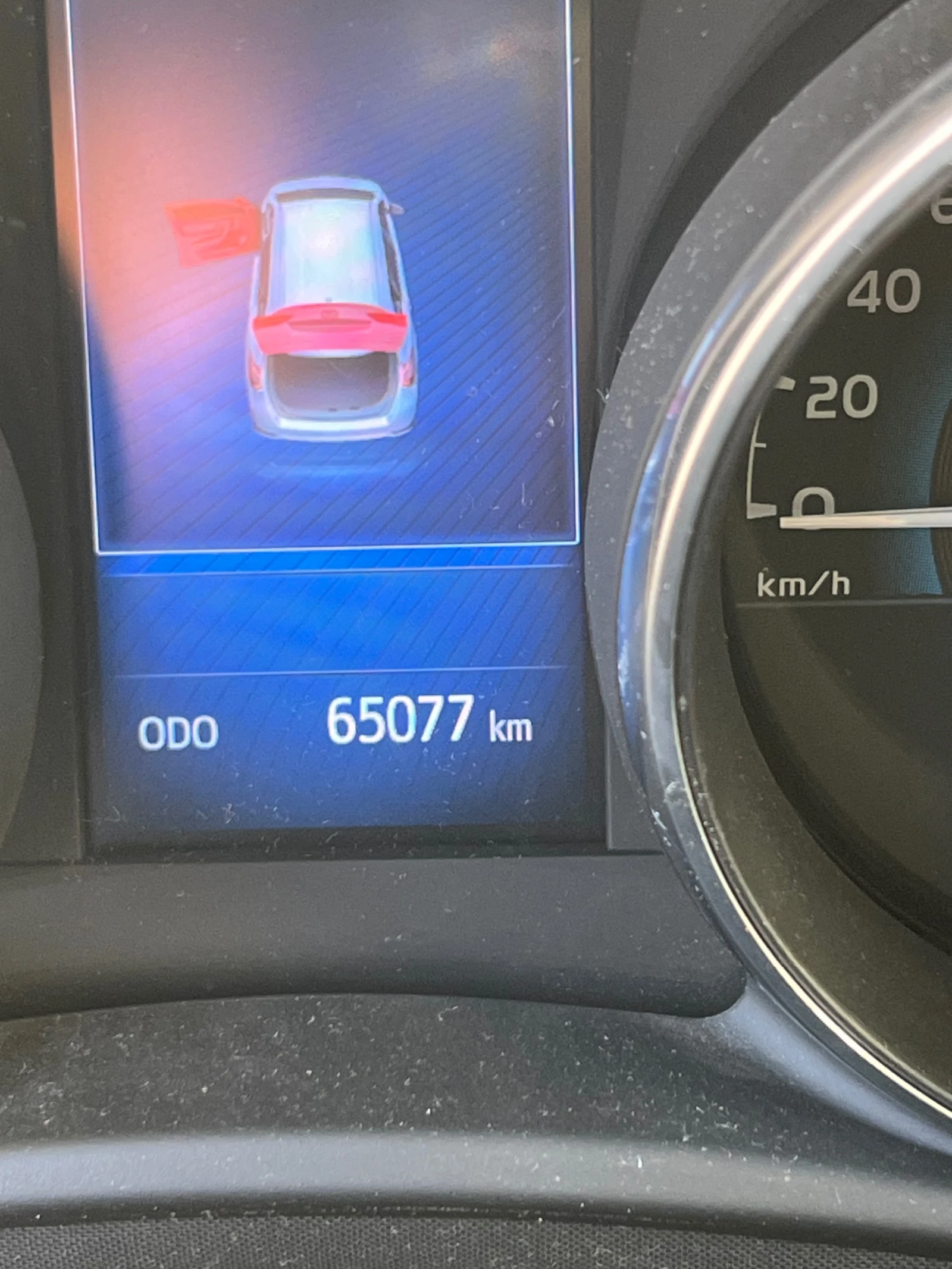 Toyota Auris 1.8HYBRId na 4asti - изображение 7