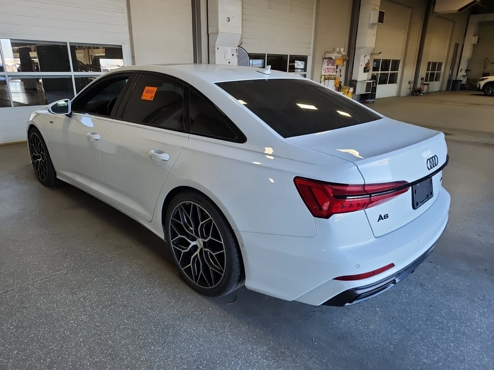 Audi A6 Technik* S-line* B&O* Distronic* Обдух* Пано* Каме - изображение 4