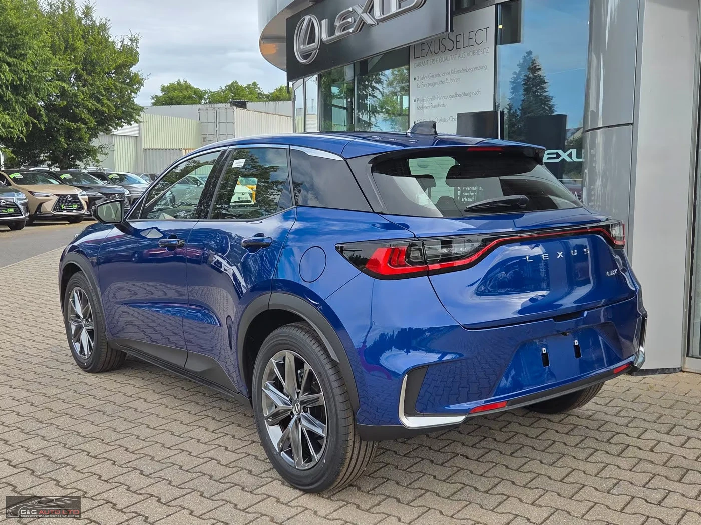 Lexus LBX НОВ!/HEV/RELAX/136HP/CAM/NAVI/4X2/DIGITAL/846v - изображение 3