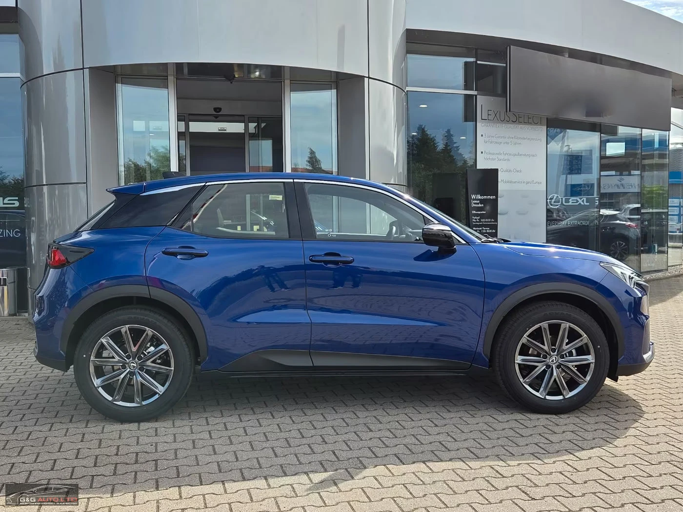 Lexus LBX НОВ!/HEV/RELAX/136HP/CAM/NAVI/4X2/DIGITAL/846v - изображение 2