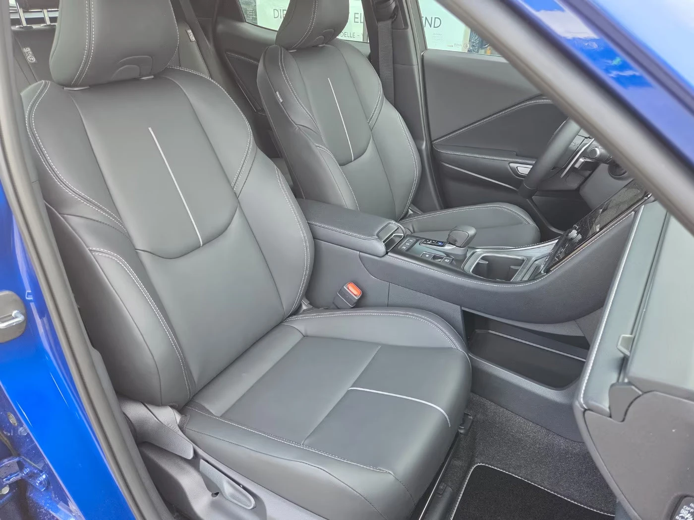 Lexus LBX НОВ!/HEV/RELAX/136HP/CAM/NAVI/4X2/DIGITAL/846v - изображение 8