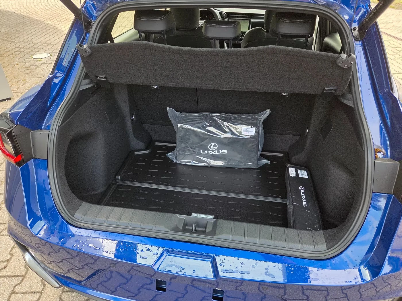 Lexus LBX НОВ!/HEV/RELAX/136HP/CAM/NAVI/4X2/DIGITAL/846v - изображение 4