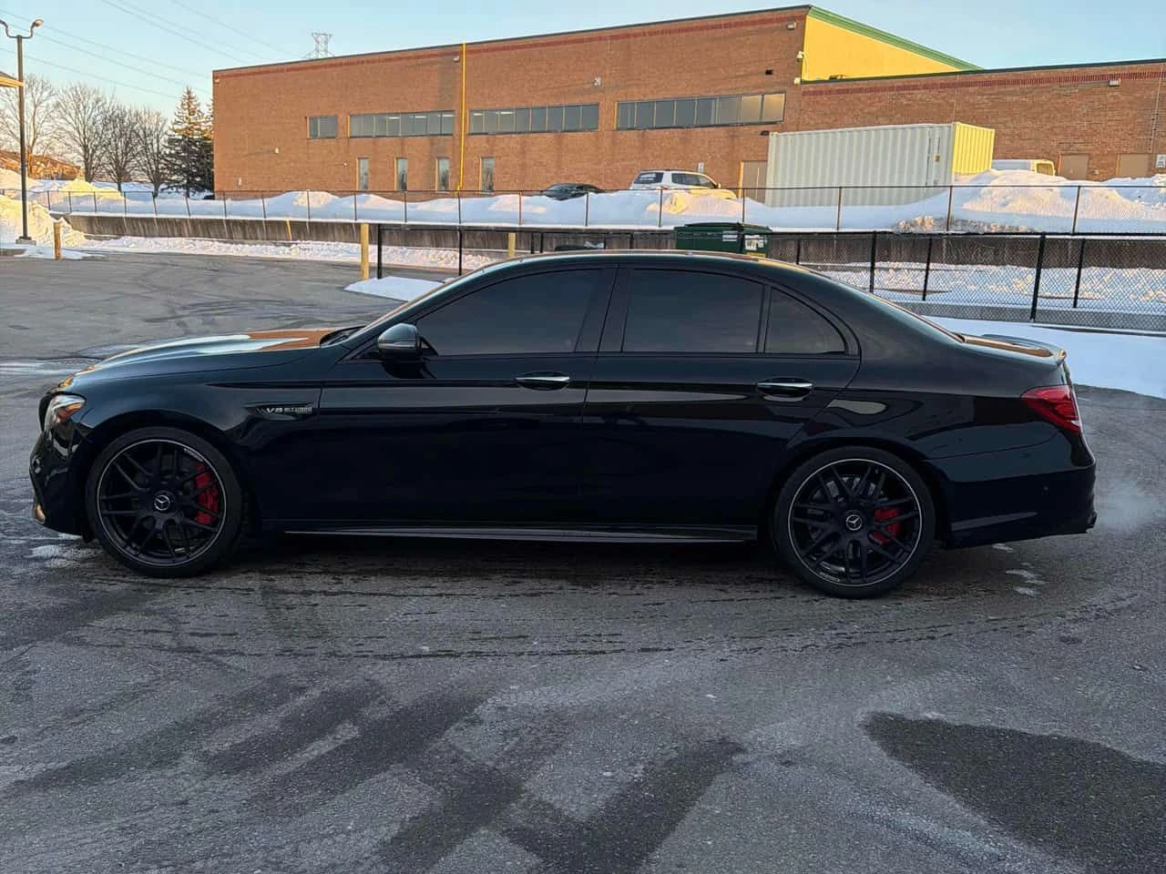 Mercedes-Benz E 63 AMG * S * BURMESTER* ОБДУХАВНЕ* ДИСТРОНИК*  - изображение 2