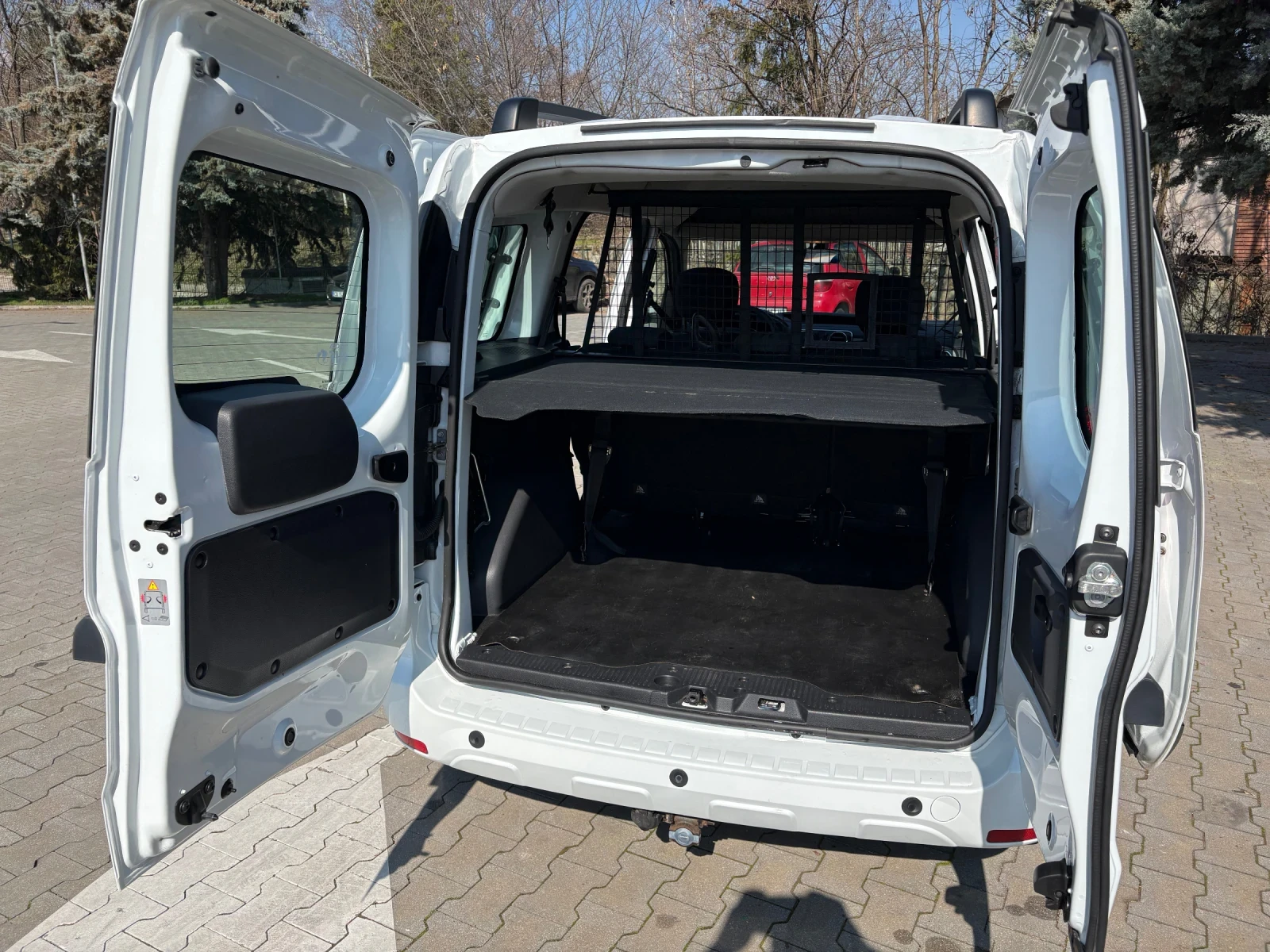 Dacia Dokker 1.5 DCI 90кс в перфектно състояние , снимка 12 - Автомобили и джипове - 53744782