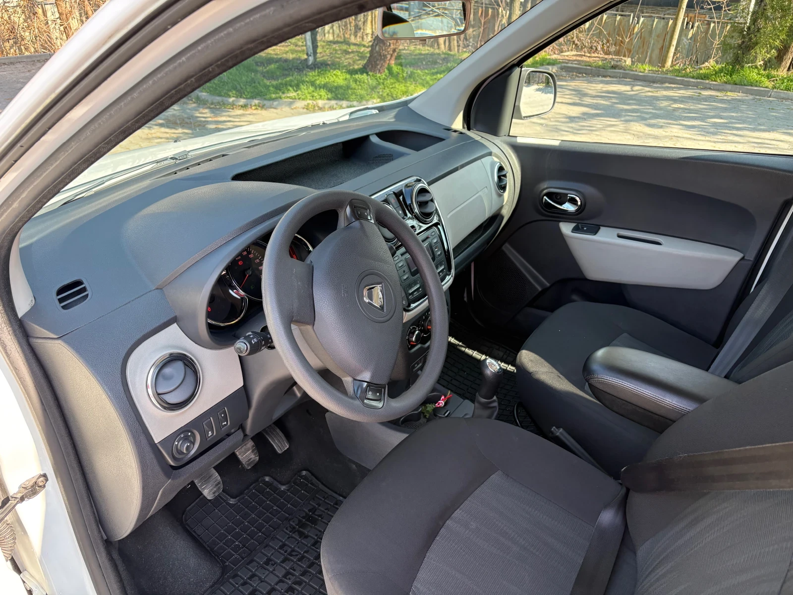 Dacia Dokker 1.5 DCI 90кс в перфектно състояние  - изображение 4