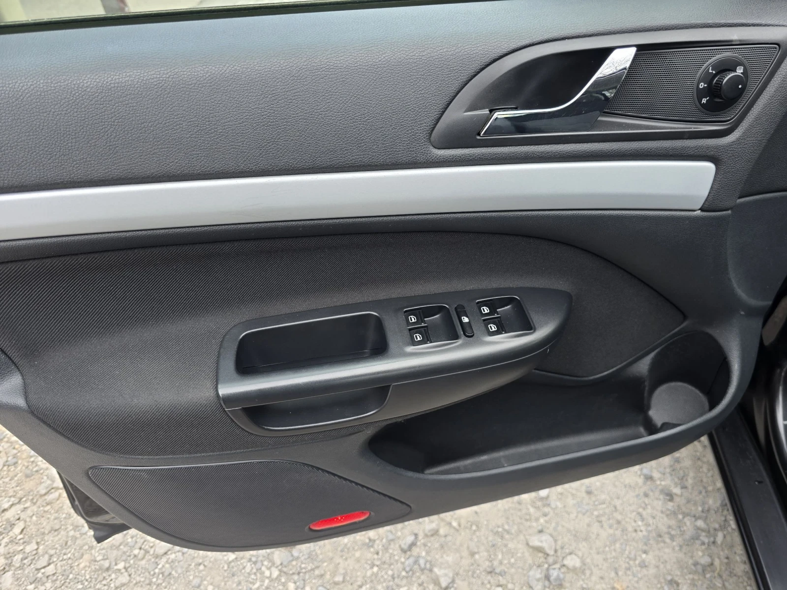 Skoda Octavia 1.6TDI XENON , снимка 12 - Автомобили и джипове - 54161204