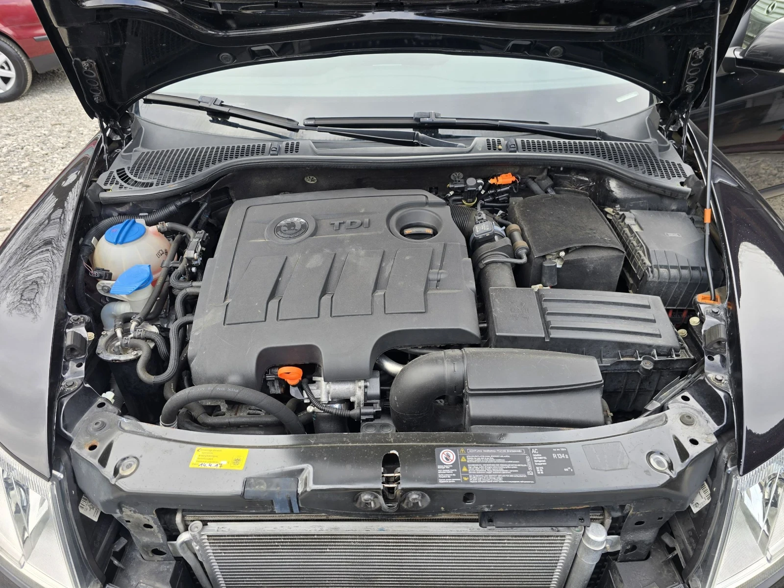 Skoda Octavia 1.6TDI XENON , снимка 15 - Автомобили и джипове - 54161204