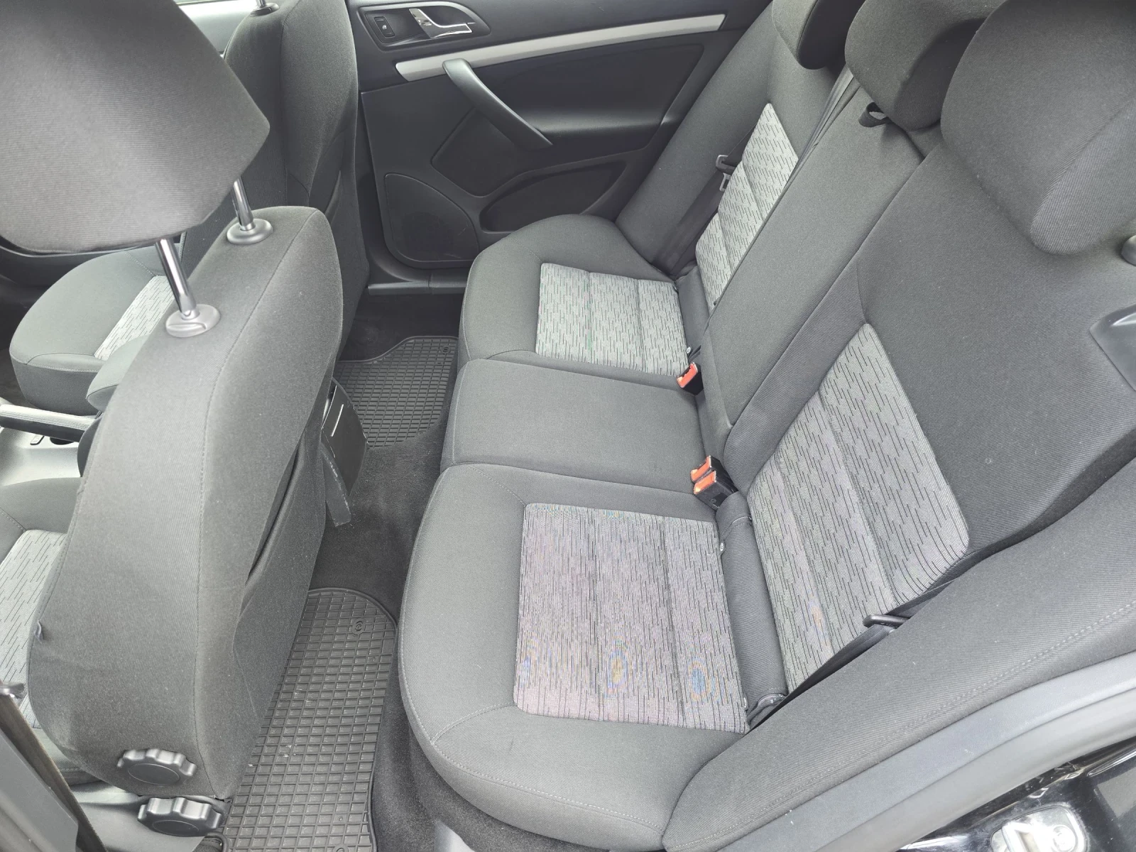 Skoda Octavia 1.6TDI XENON , снимка 8 - Автомобили и джипове - 54161204