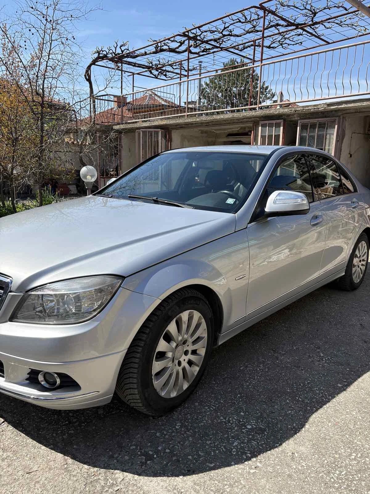 Mercedes-Benz C 220, снимка 5 - Автомобили и джипове - 54685849