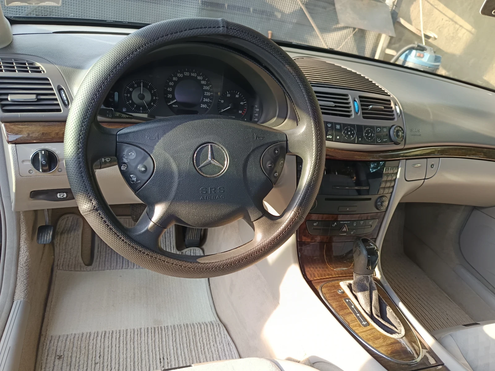 Mercedes-Benz E 220 Е 220 CDI автоматик, снимка 6 - Автомобили и джипове - 55049442