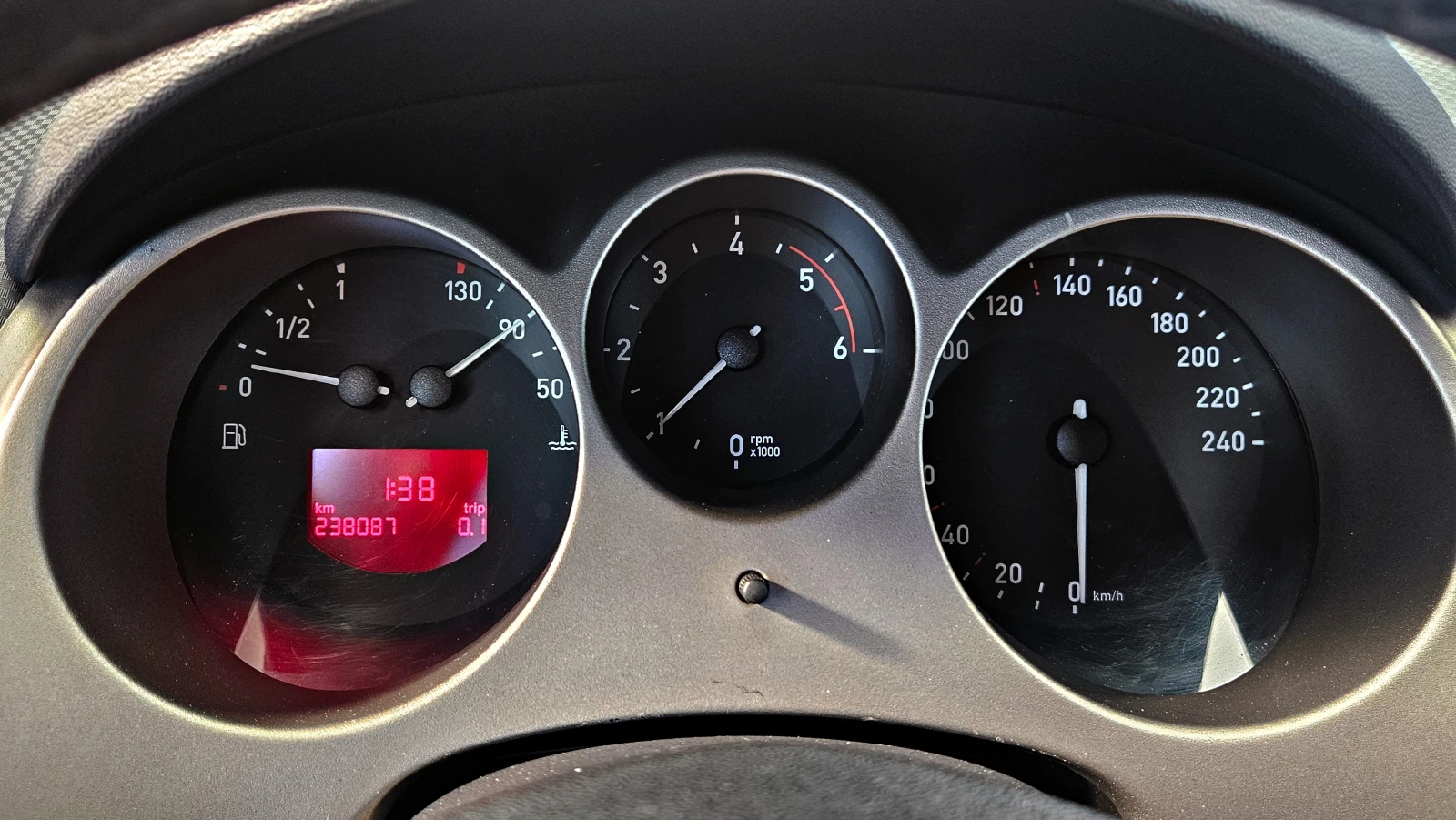 Seat Altea 2.0TDI/140KS/6 SKOROSTI, снимка 13 - Автомобили и джипове - 55100988