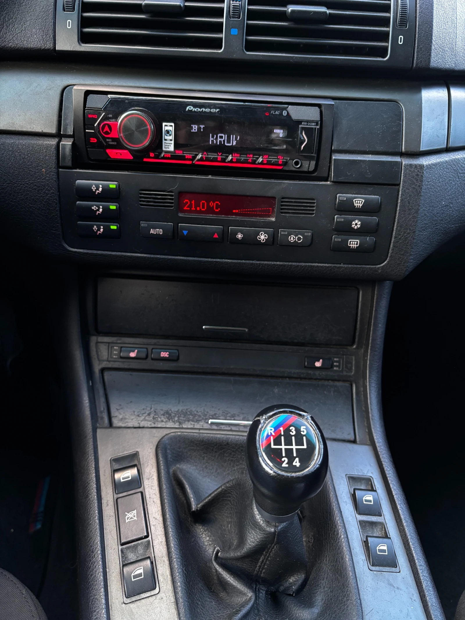 BMW 320, снимка 8 - Автомобили и джипове - 55251563