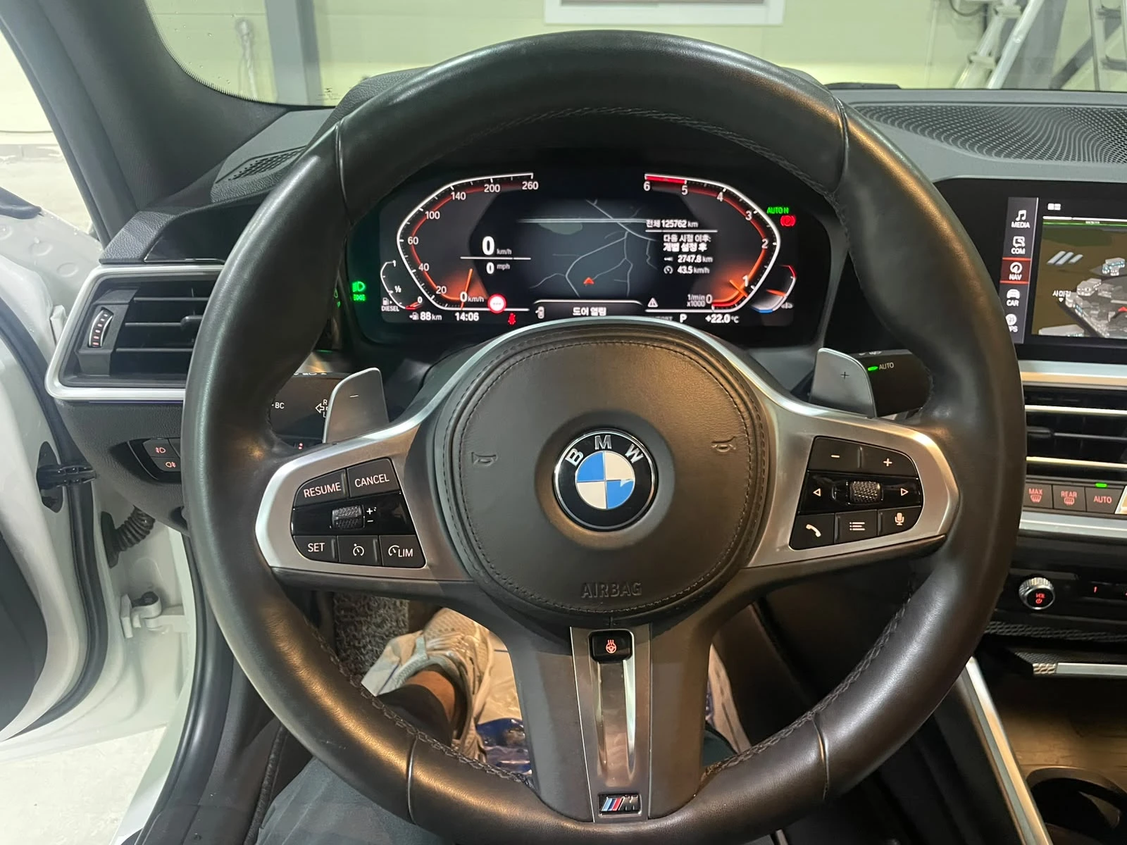 BMW 320 d RWD B47 LCI (FaceLift) ! M Pack !, снимка 15 - Автомобили и джипове - 55314440