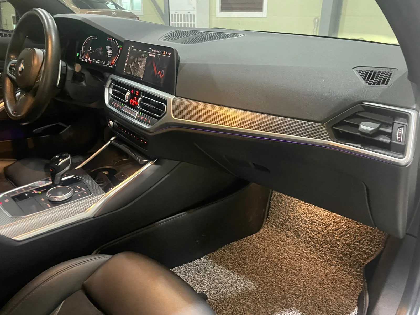 BMW 320 d RWD B47 LCI (FaceLift) ! M Pack !, снимка 11 - Автомобили и джипове - 55314440