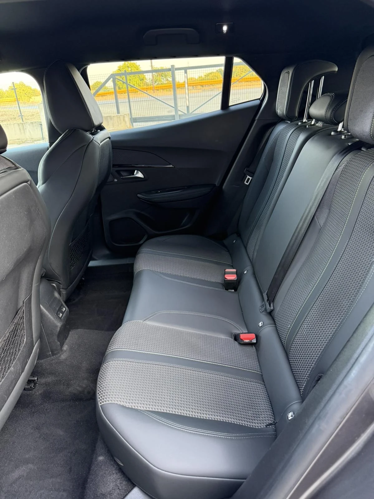 Peugeot 2008 GT-line, снимка 13 - Автомобили и джипове - 55895144