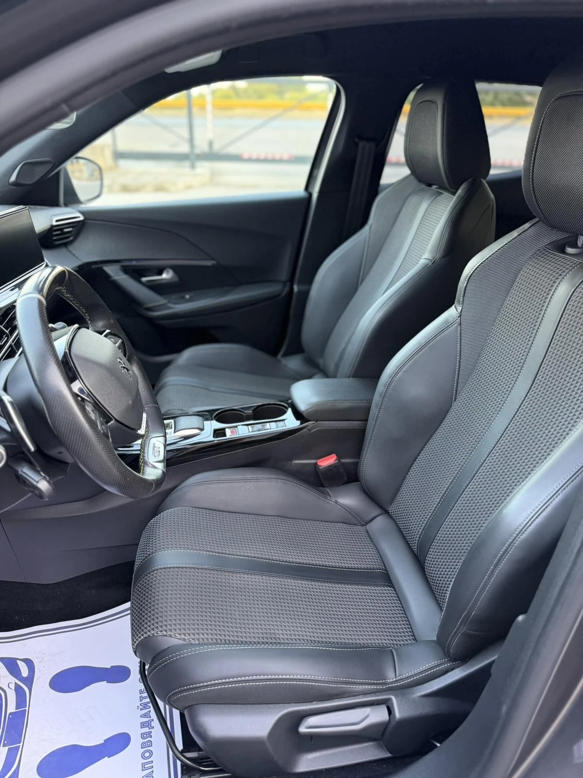 Peugeot 2008 GT-line, снимка 10 - Автомобили и джипове - 55895144
